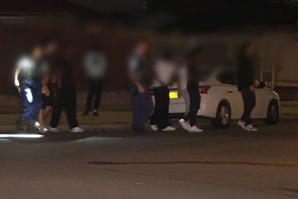 Cerca de 40 pessoas participavam da festa antes da polícia ser chamada.