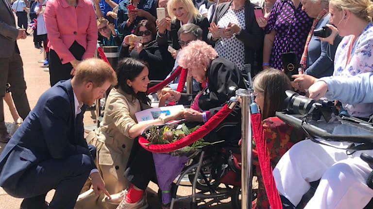 Harry meets Daphne Dunne for the third time and introduced her to his wife Meghan.