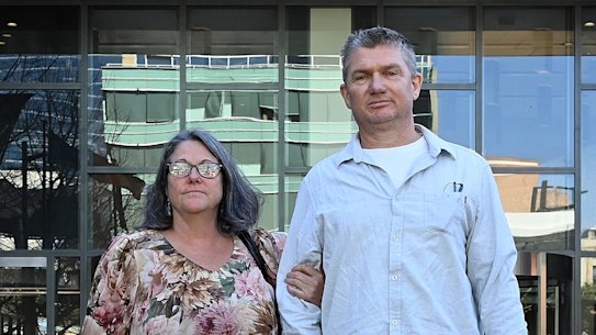 Fiona Walker, left, the sister of Vanessa Hoson, with her husband Chris Walker outside court on Thursday.