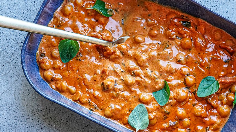Creamy marry me chickpeas
