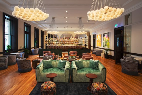 Inside the heart of the club – the plush “Great Room” bar.