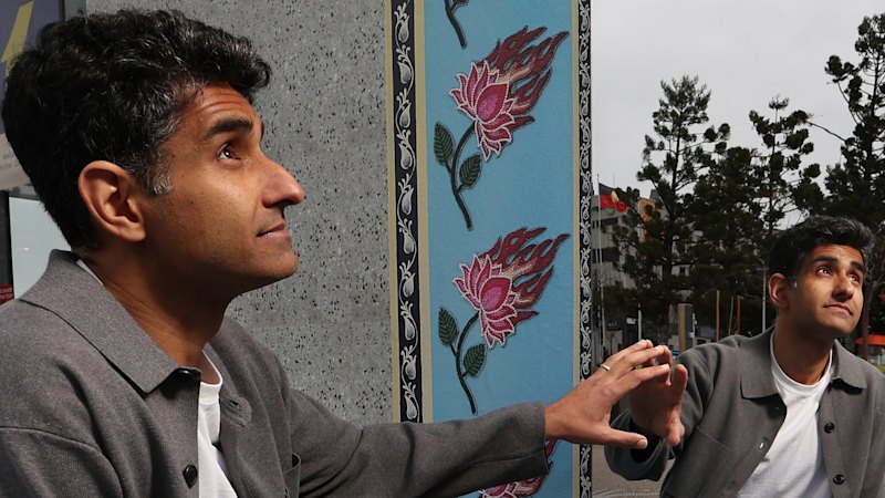 Archibald finalist’s portrait mirrored in Geelong’s historic seafront carousel