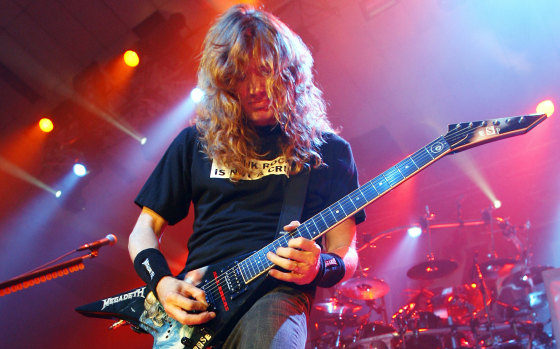 Megadeth lead singer Dave Mustaine speaks about the 1980s Bay Area thrash metal scene in Murder in the Front Row. 