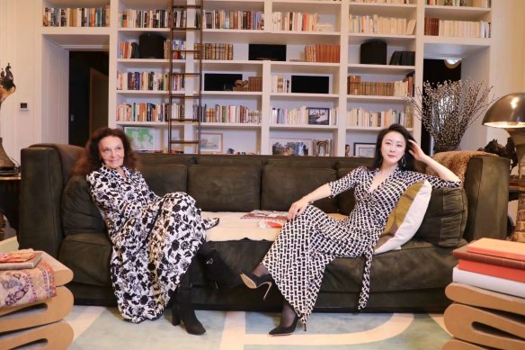 TV anchor Fu Xiaotian interviews designer Diane von Furstenberg. 