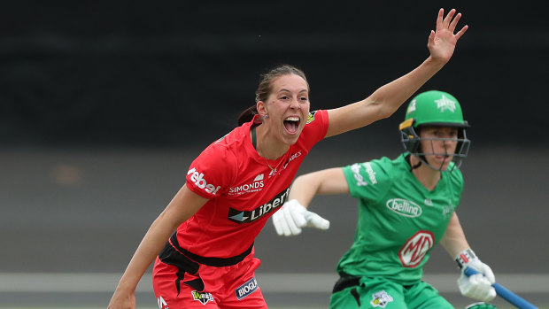 Renegades bowler Courtney Neale appeals for the wicket of the Stars' Elyse Villani.