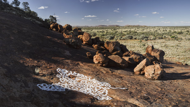 Angkaliya Curtis, Cave Hill, painted at Cave Hill (Walinynga), 2016, natural pigment on rock