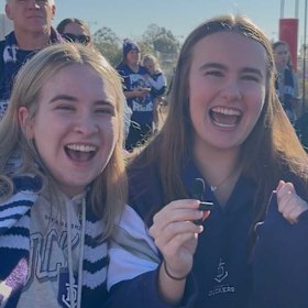 Fans Olivia and Jenna saw the Dockers in action before they set off for Melbourne.
