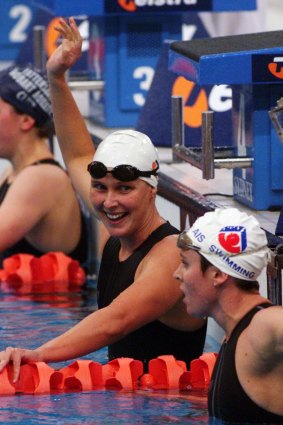 Susie O'Neill breaks the long-standing world record of 'Madame Butterfly' Mary T Meagher.