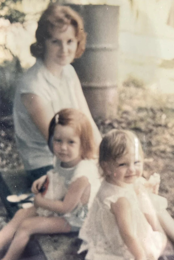 Moore with her then 23-year-old mother, Anne, and younger sister, Valerie, in the 1960s.