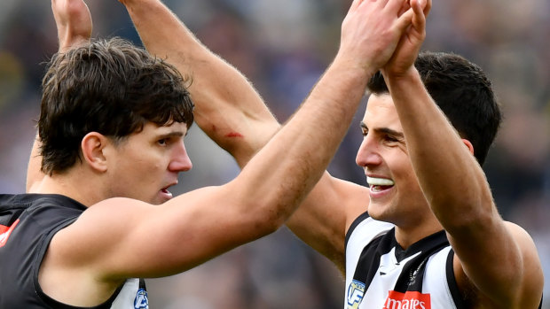 Nick Daicos dazzles as Collingwood keep finals hopes alive