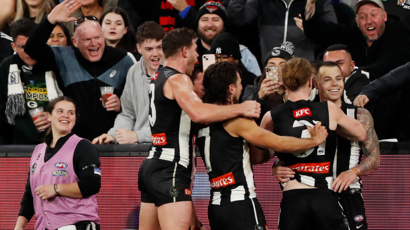 Elliott seals deal as Magpies’ winning run goes on – somehow