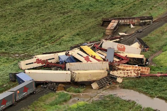 A freight train has derailed near Inverleigh, leaving containers piled up across the tracks.