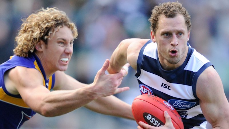 James Kelly prioritises Carlton coaching role, may not be candidate for Essendon