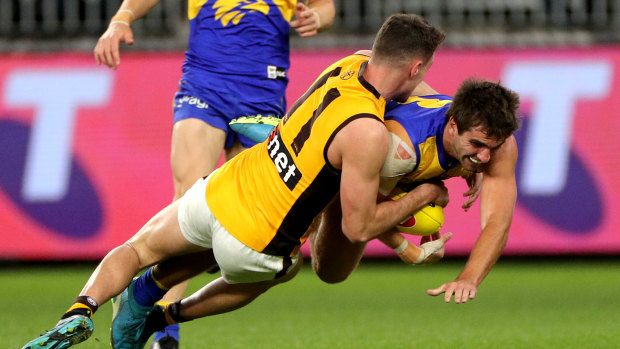 Conor Nash takes down West Coast's Andrew Gaff in round 23.