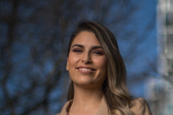 Channel Seven state political reporter Sharnelle Vella’s reporting on COVID statistics earned praise from the Chief Health Officer via Twitter.