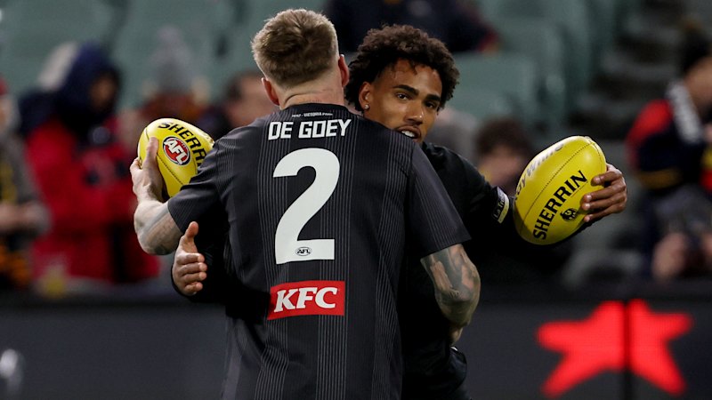 AFL LIVE: The heart-warming moment between Taylor Walker’s son and his favourite player, Nick Daicos