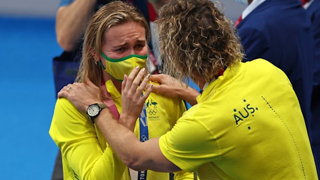 Ariarne Titmus with her coach Dean Boxall after her 200m freestyle final win. 