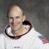 Bumped astronaut helped bring Apollo 13 home