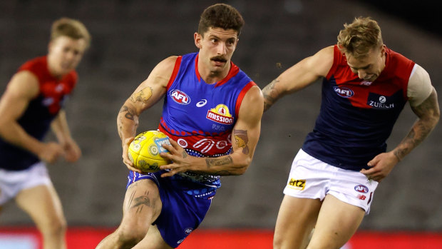 Tom Liberatore in action during the round 11 match between the Western Bulldogs and Melbourne at Marvel Stadium.