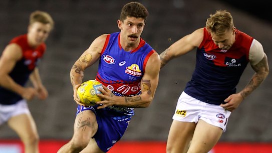 Tom Liberatore in action during the round 11 match between the Western Bulldogs and Melbourne at Marvel Stadium.