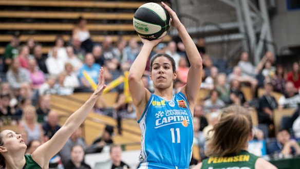 Canberra guard Kia Nurse should be fit to play Bendigo.