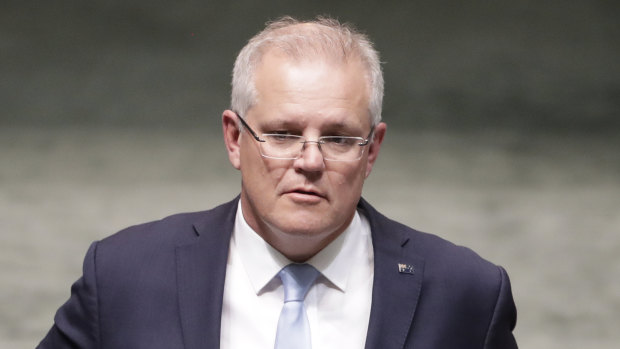 Scott Morrison has told the nation's banks to follow the lead of Qantas and do their part to help the economy deal with the coronavirus outbreak.