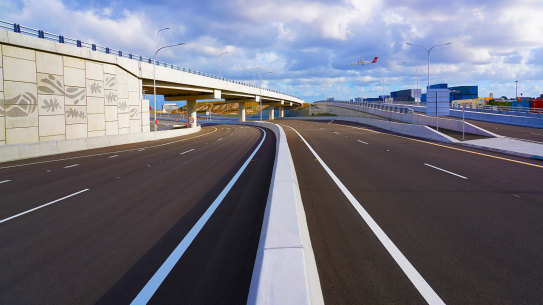 The final stretch of the $2.6 billion gateway motorway will link Sydney Airport to the WestConnex toll network.