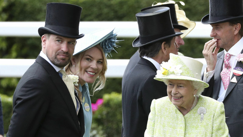 Queen Elizabeth S Grandson Peter Phillips And Wife Autumn To Divorce