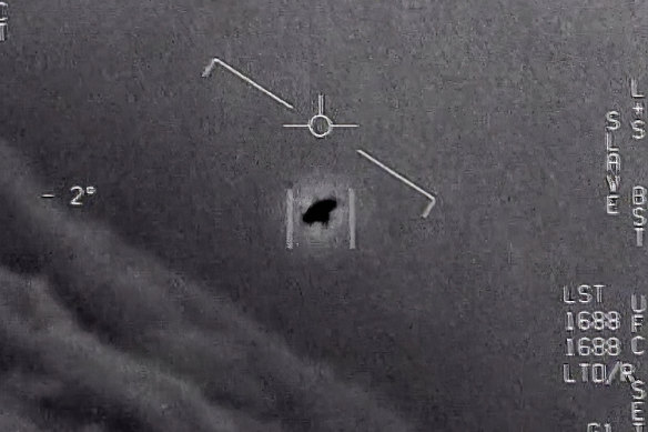 The image from the US Department of Defence from 2015 shows an unexplained soaring high along the clouds, travelling against the wind.