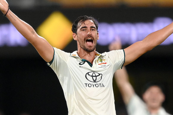 Starc appeals for what is eventually an overturned LBW call.