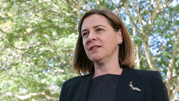 LNP leader Deb Frecklington said the slow pace of installing airconditioning in Queensland schools was "another con".