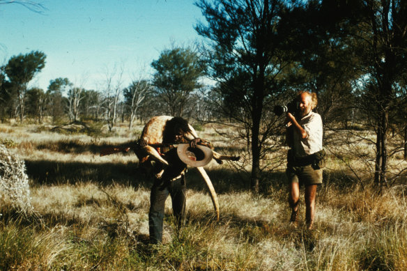 Ian Dunlop films Shorty Bruno near Yayayi, Northern Territory, in 1974. 