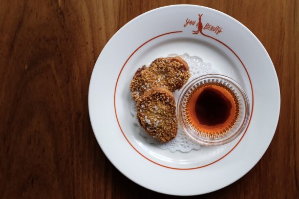 Matt Stone’s crocodile-tail toast.