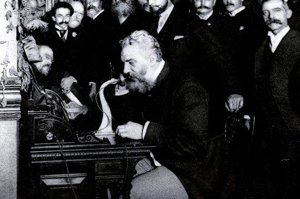 Alexander Graham Bell, inventor of the telephone, opens long-distance service between New York and Chicago in 1892.