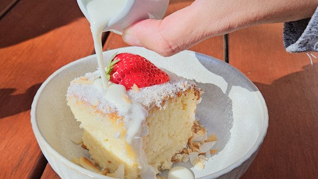 Coconut cake at Pico in Curly.