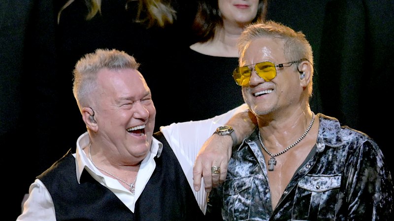 Tribute concert brings together international stars to honour John Farnham