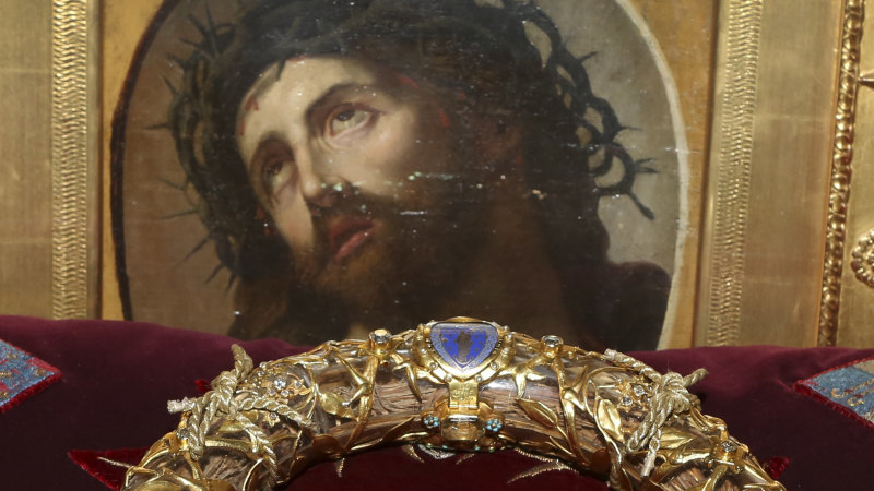 Notre Dame Houses The Crown Of Thorns A 300 Year Old Organ And Famous Paintings Were They Saved