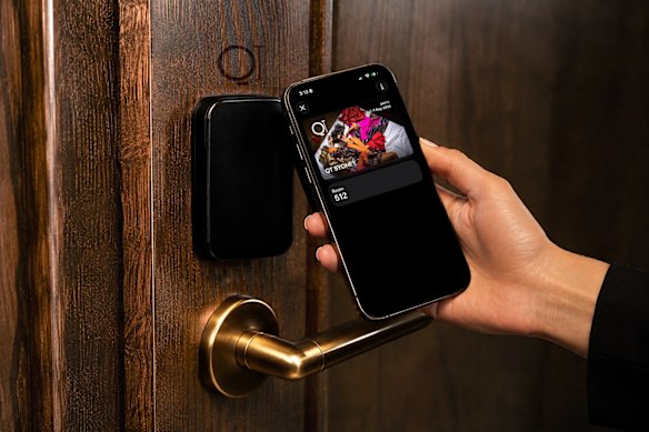 Hold the phone – mobile phone room keys are here.