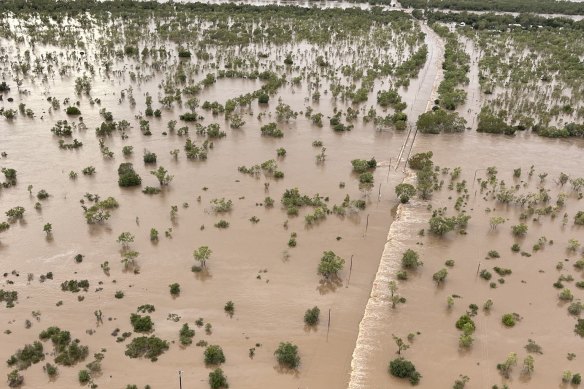The flooding could disrupt supplies to Kimberley towns for months.