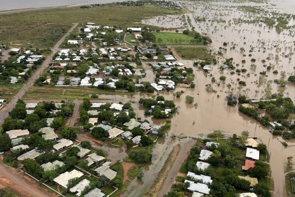 Flooding of the Fitzroy River this wek brought a new record high water level at Fitzroy Crossing.