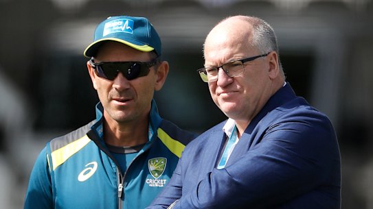 Former Cricket Australia chairman Earl Eddings with Justin Langer on the Ashes tour in 2019.