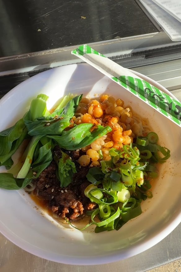 Barbara noodles (Wan Za Mian).