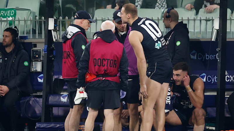 McKay suffers knee injury after contact as Carlton falls to Collingwood