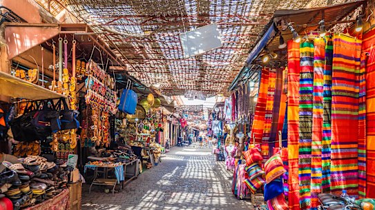 Visitando a Medina de Marrakech.