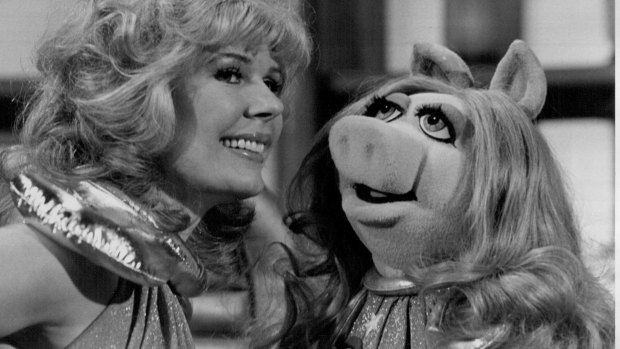 The queen of false lashes, Miss Piggy, with M*A*S*H* actress Loretta Swit in 1980.