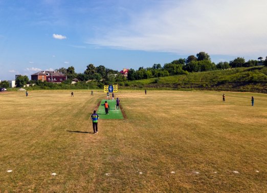 Un match sur le terrain de cricket de Hardeep Singh à Kharkiv avant l'invasion russe.