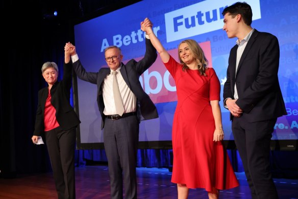 Anthony Albanese accepts victory in the federal election.