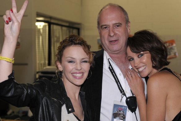 Michael Gudinski with Kylie and Dannii Minogue at Melbourne’s Sound Relief bushfire benefit concert in 2009.