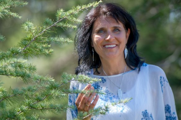 Karen Viggers’ new novel focuses on sporting tensions, on and off the field.