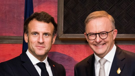 Anthony Albanese meets with French president Emmanuel Macron on the sidelines of the G20 summit.